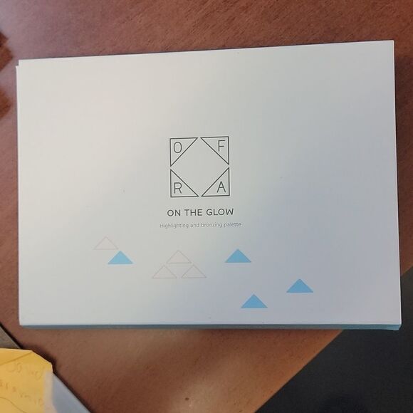 🔥Ofra Cosmetics🔥  On The Glow Pro Palette - Picture 2 of 4